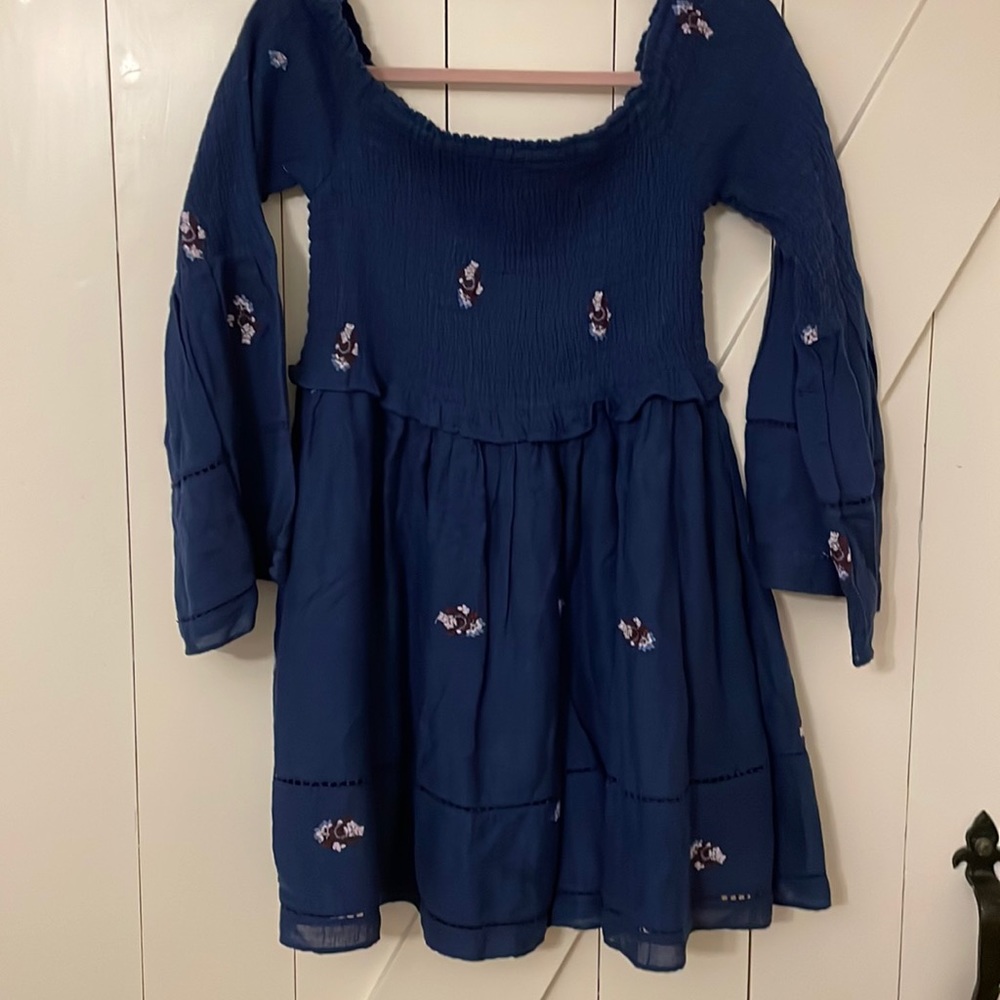 Free People Counting Daisies Embroidered Off Shoulder Dress Size M. Used Once
